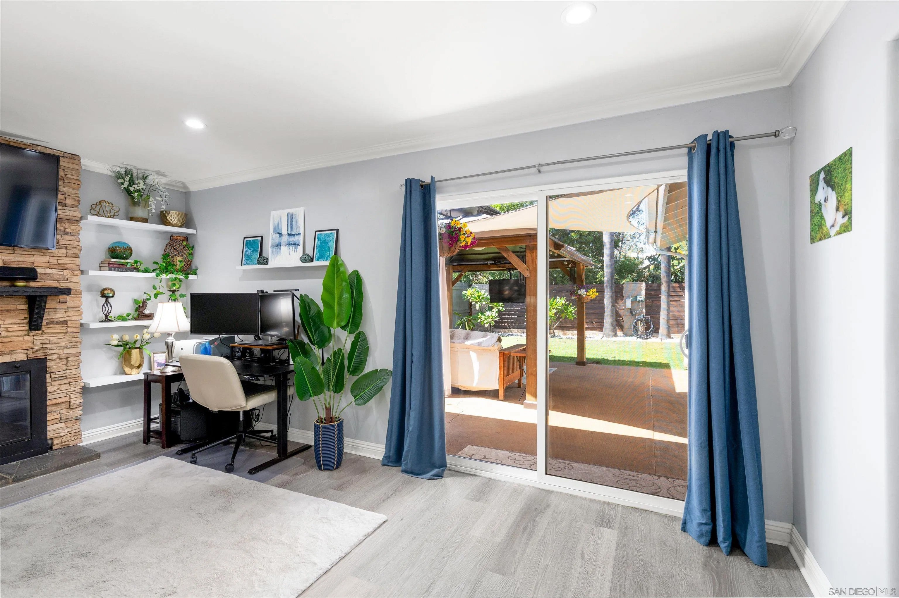 3037 Camarillo Ave.