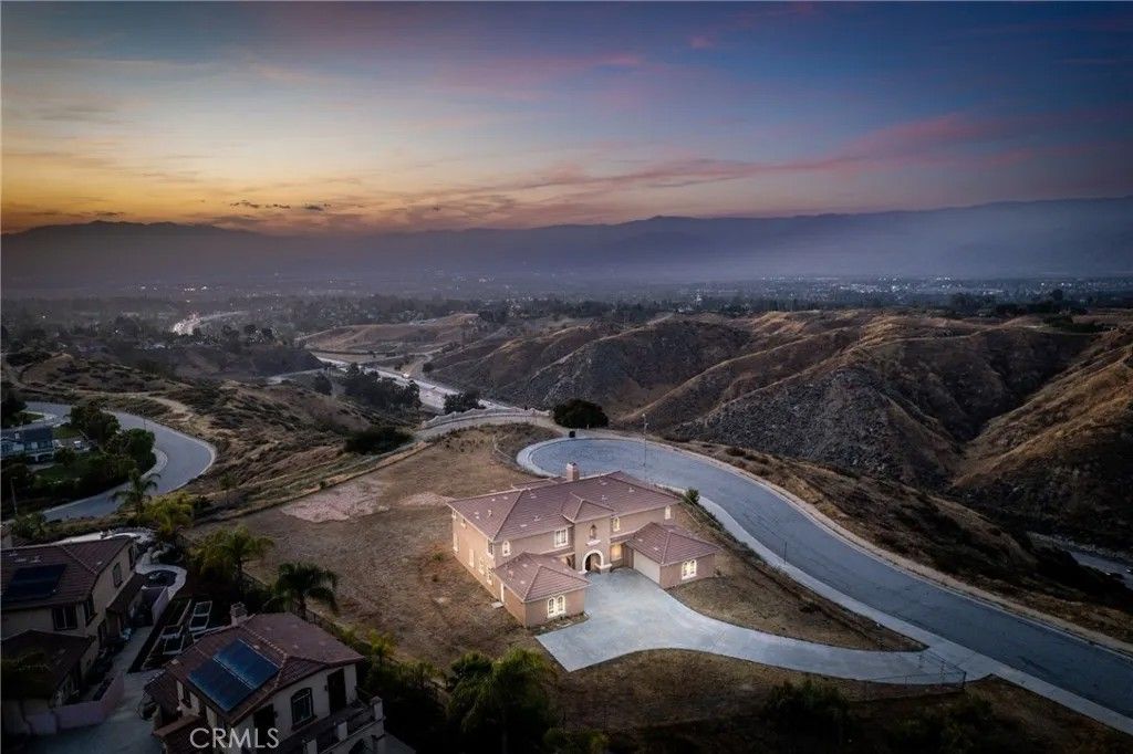 Photo of 820 Panorama Point, Redlands, CA 92373 (MLS # IG26091984)