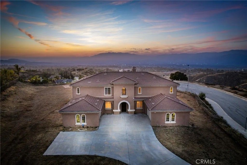 Photo of 820 Panorama Point, Redlands, CA 92373 (MLS # IG26091984)