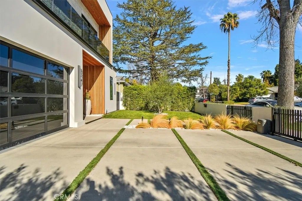 Photo of 5347 Natick, Sherman Oaks, CA 91411 (MLS # OC25266890)