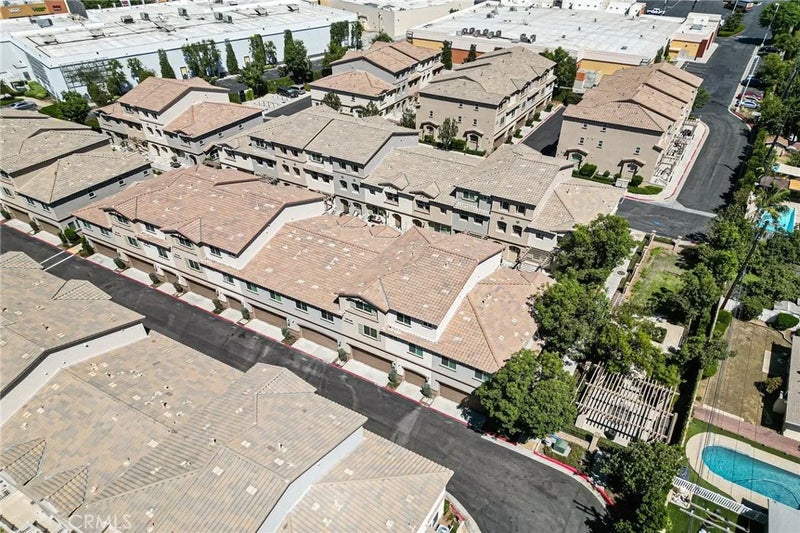 318 N Calvados