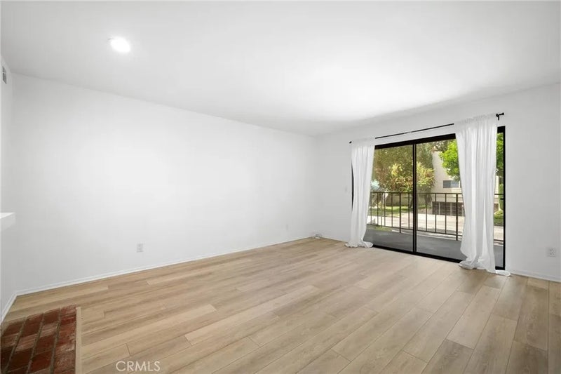336 N Louise Street 1