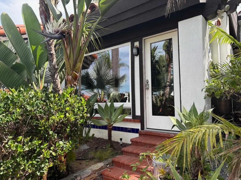 Photo of 122 S Rios Ave #5, Solana Beach, CA 92075 (MLS # NDP2603675)