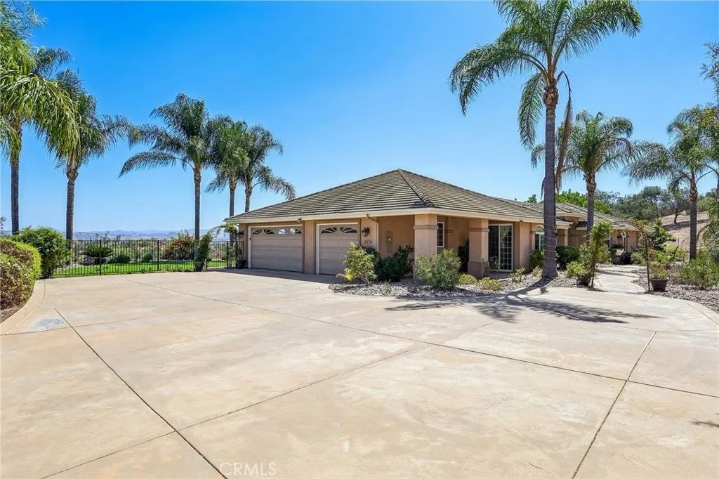 3676 Alta Vista