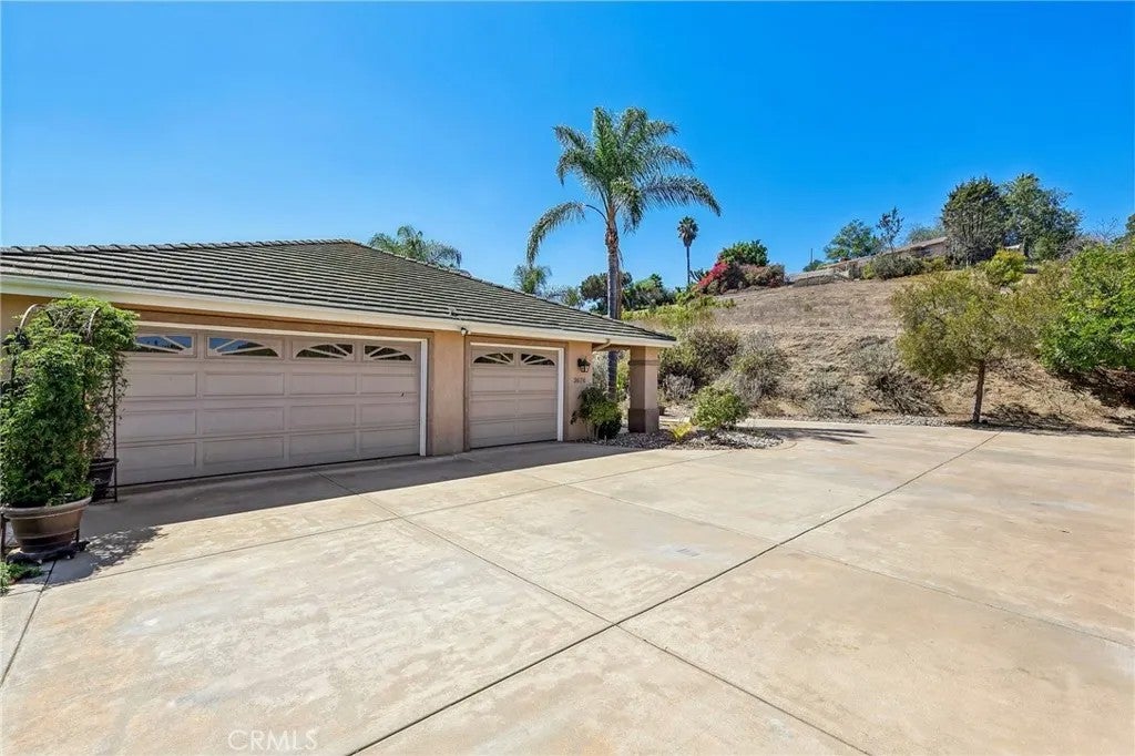 3676 Alta Vista