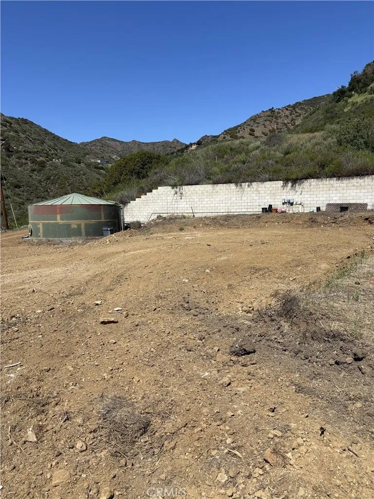 12110 Yellow Hill