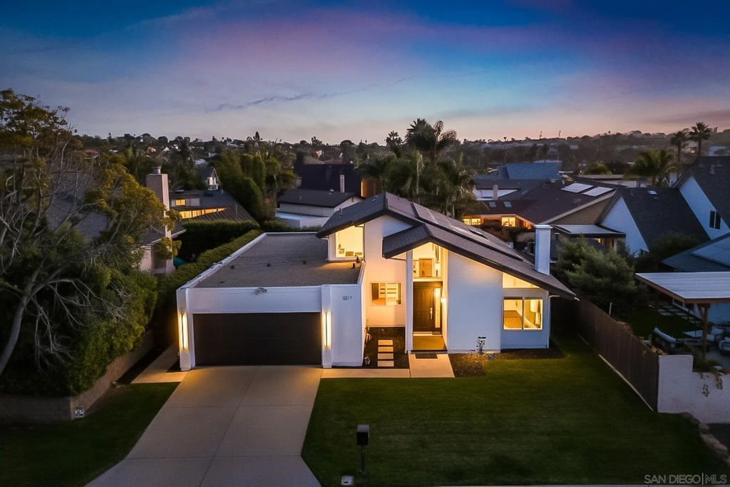 Photo of 1517 Shields Ave, Encinitas, CA 92024 (MLS # 250045584)