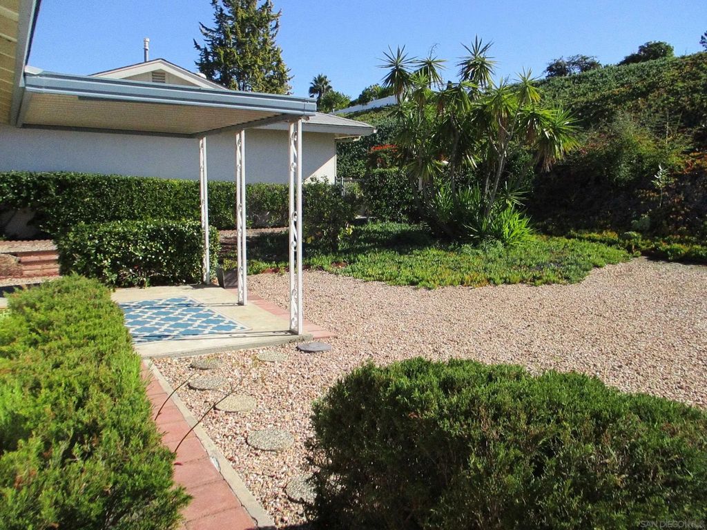 Photo of 12445 Pipo Rd, San Diego, CA 92128 (MLS # 250044831)