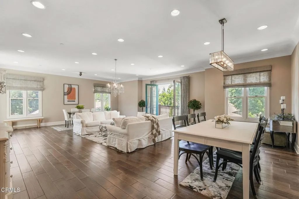 192 S Orange Grove Boulevard 301