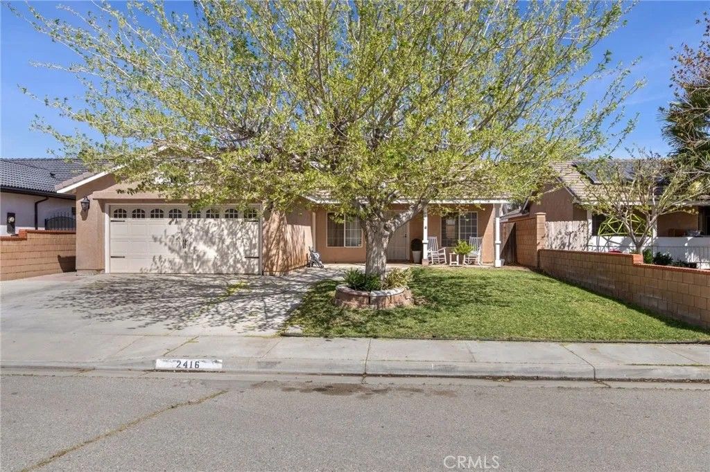 Photo of 2416 Oakgrove Street, Rosamond, CA 93560 (MLS # LG26071543)