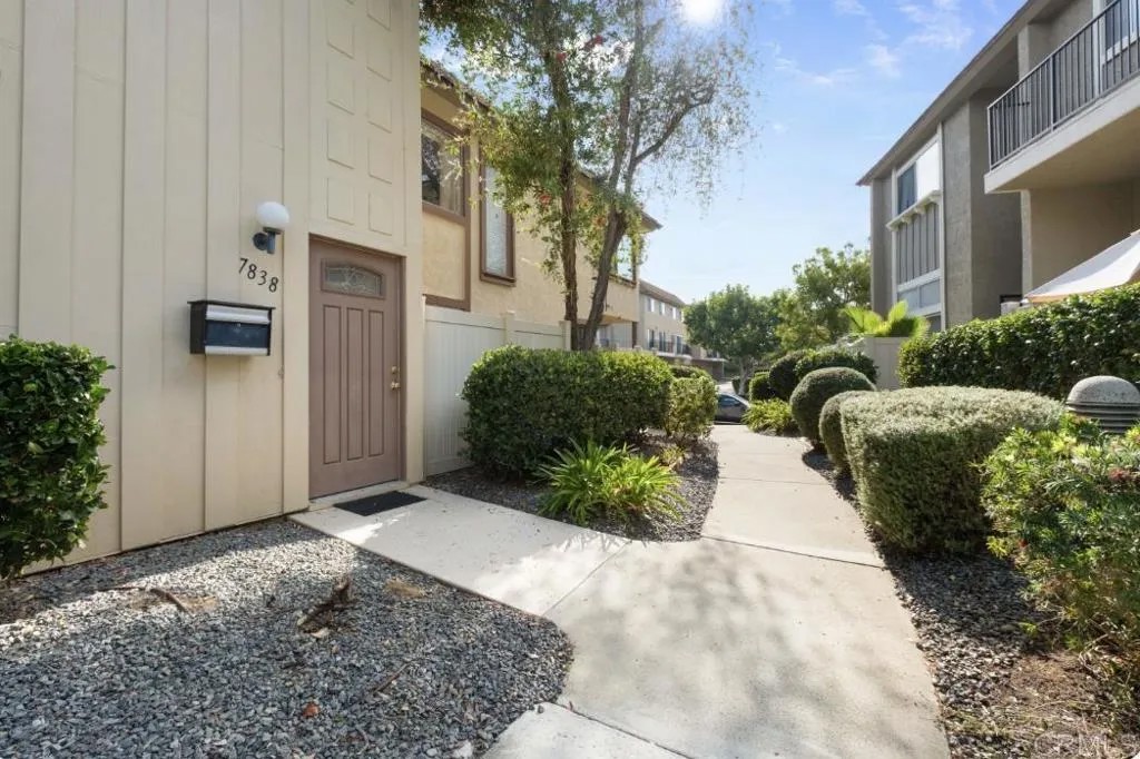 7838 Nightingale Way