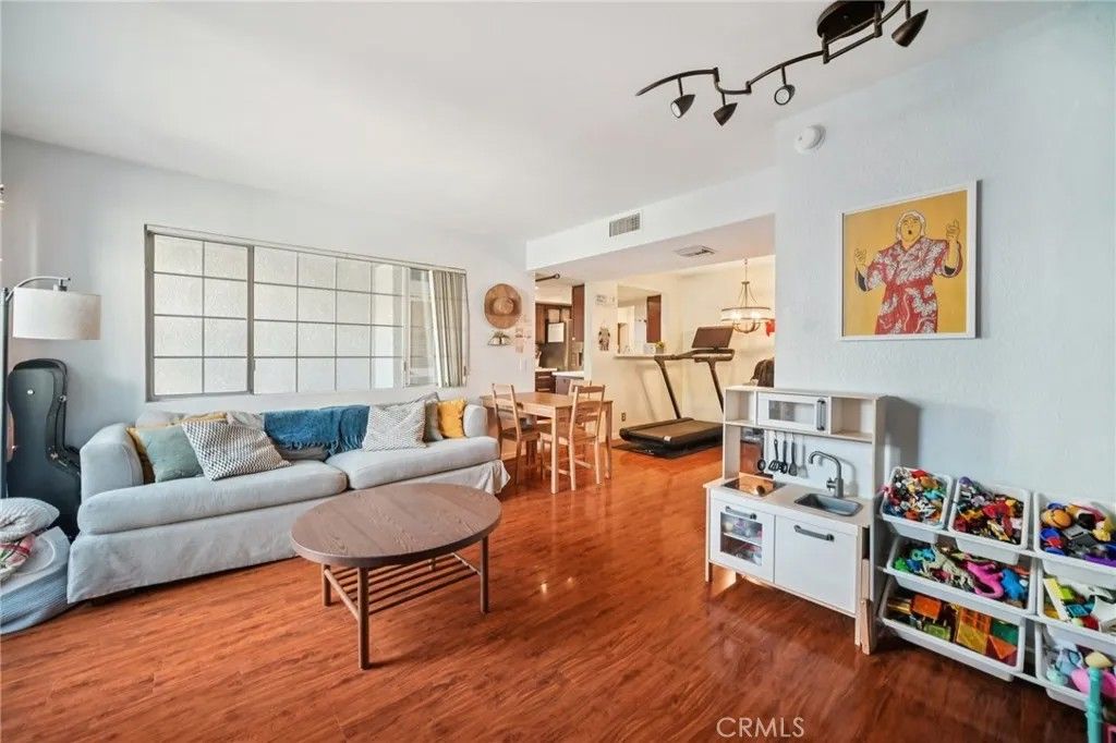 Photo of 20155 Keswick Street #112, Winnetka, CA 91306 (MLS # SR26019484)