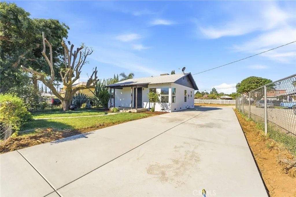 Photo of 713 Michigan Ave, Beaumont, CA 92223 (MLS # IV26059849)