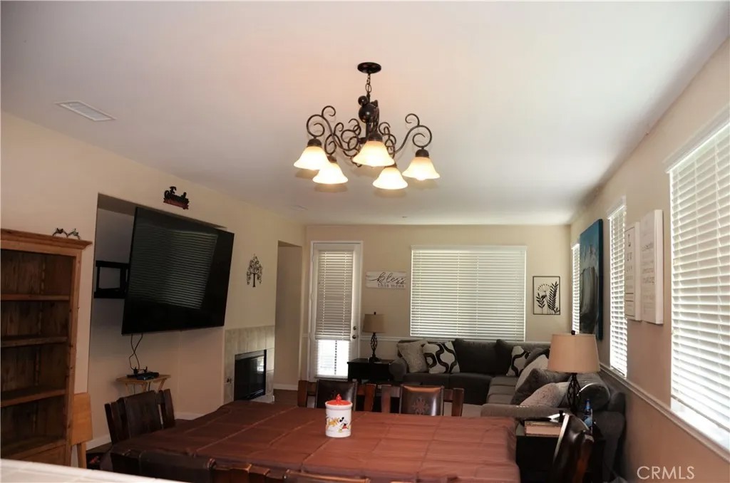 5526 Mountain View