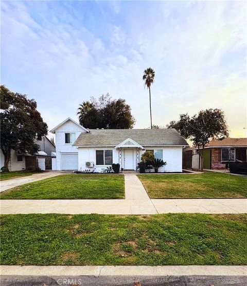Photo of 4762 E Grant Ave, Fresno, CA 93702 (MLS # TR26026702)
