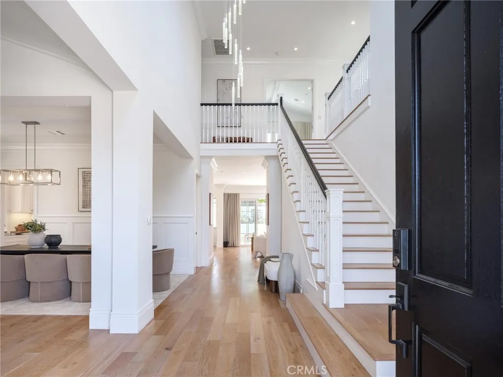 8056 Kentwood