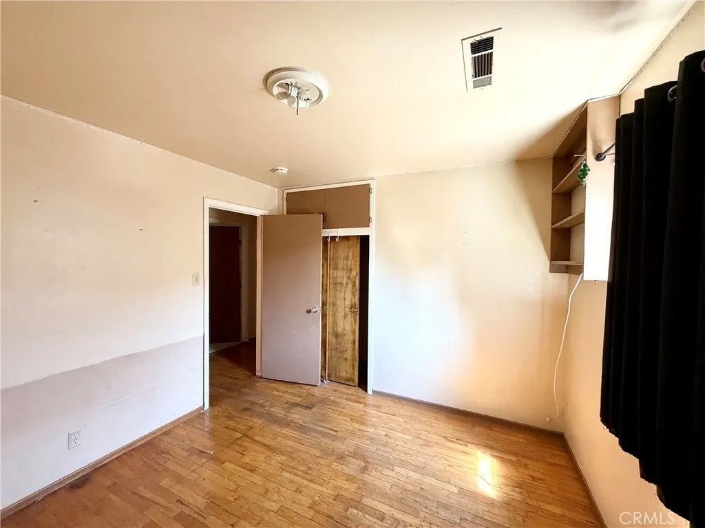 1720 E 26th