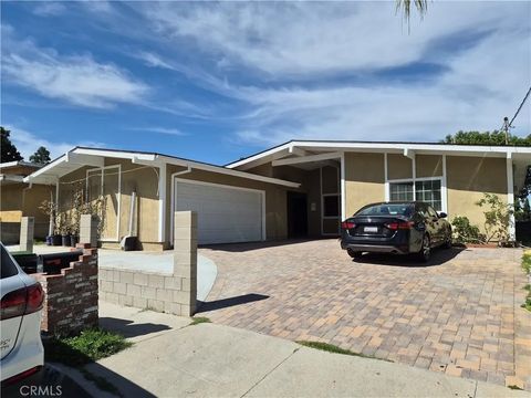 Photo of 12647 Terra Bella St, Pacoima, CA 91331 (MLS # SR26056800)