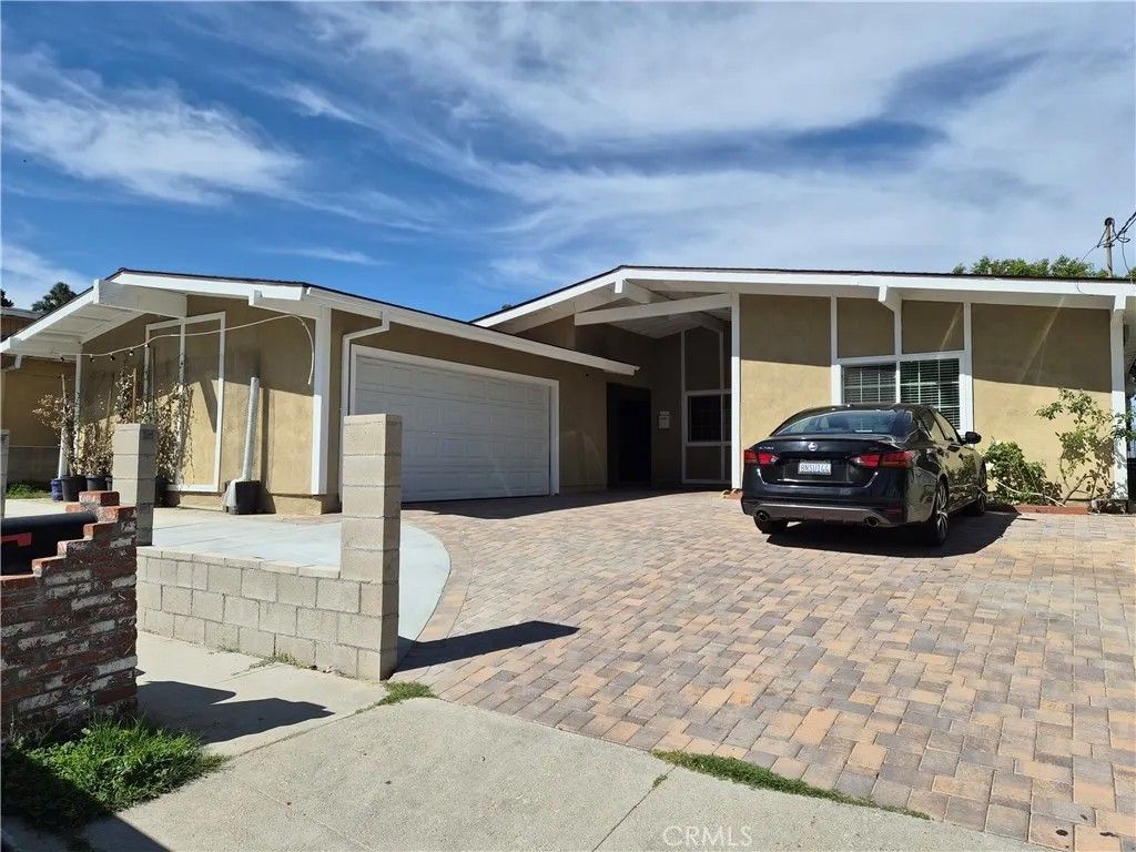 Photo of 12647 Terra Bella St, Pacoima, CA 91331 (MLS # SR26056800)