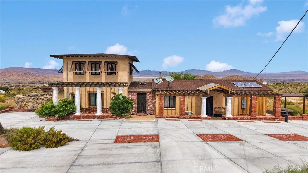 Photo of 7985 Baker Rd, Lucerne Valley, CA 92356 (MLS # HD26071064)