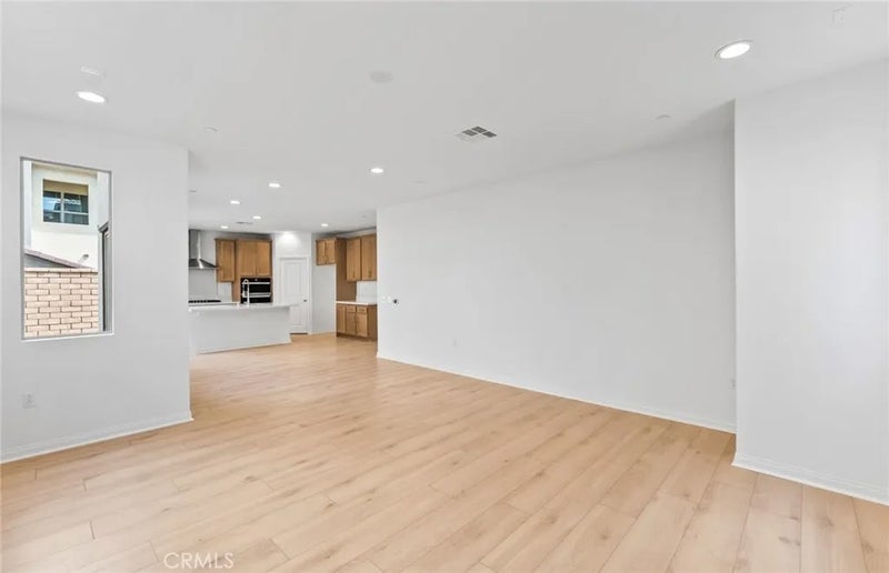 4248 East Flutter Privado