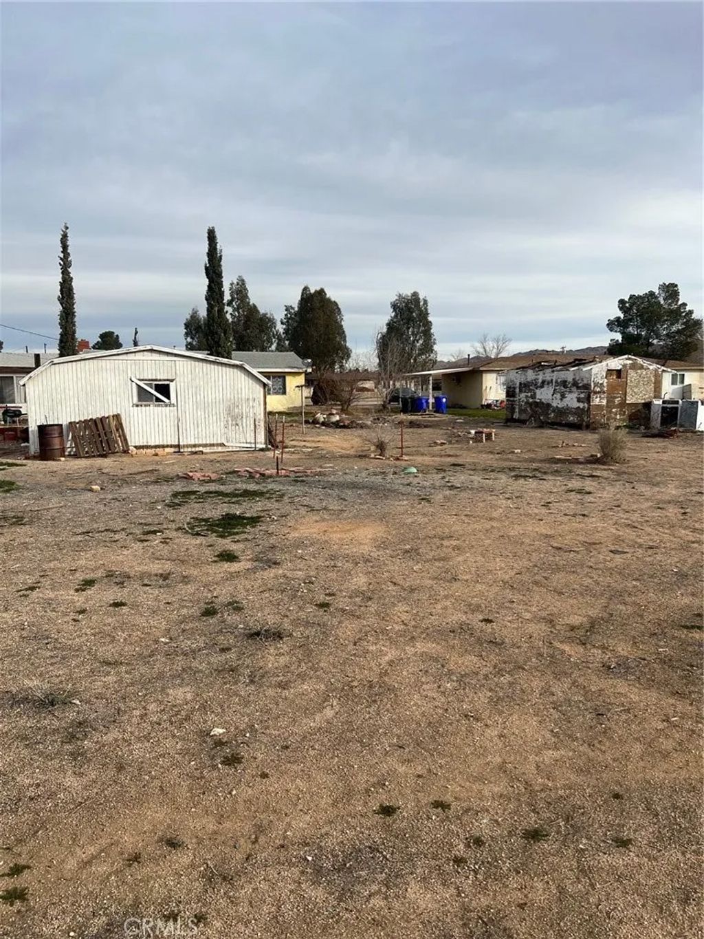 Photo of 21865 Fox Ave, Apple Valley, CA 92307 (MLS # CV26017853)