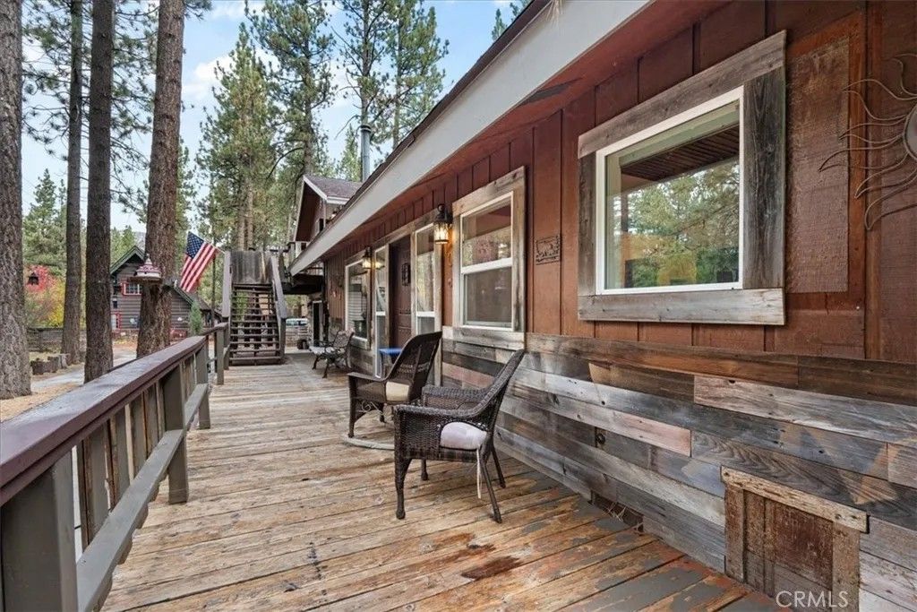 Photo of 904 E Barker Blvd, Big Bear, CA 92314 (MLS # CV25239114)