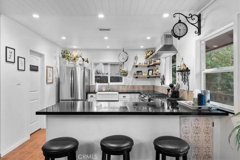 Tiny photo for 904 E Barker Blvd, Big Bear, CA 92314 (MLS # CV25239114)