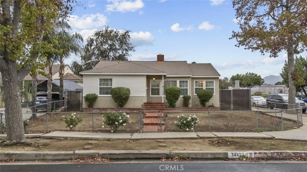 Photo of 14423 Sayre Street, Sylmar, CA 91342 (MLS # SR25280155)