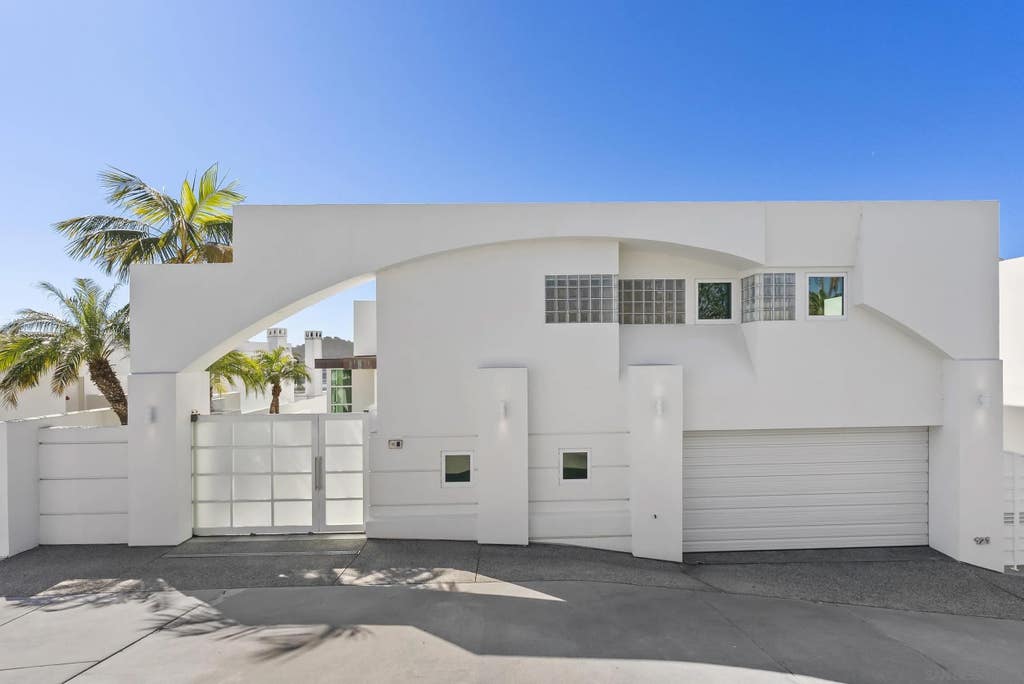 Photo of 121 Via De La Valle Ave, Del Mar, CA 92014 (MLS # 260013605)