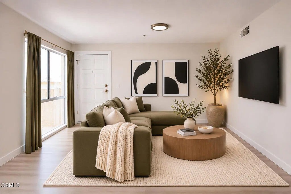 116 W Maple Street 21