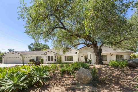 Photo of 10525 Burned Oak Lane, Escondido, CA 92026 (MLS # 260011020)