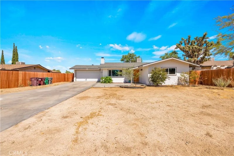 7563 Valley Vista Avenue