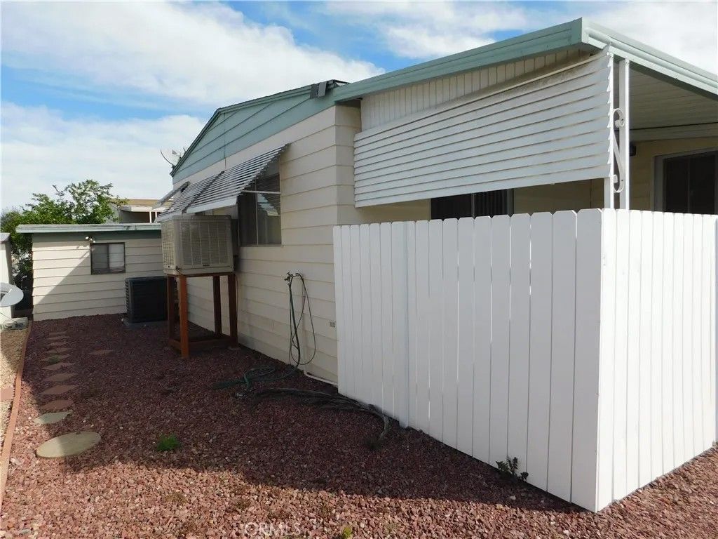 Photo of 1525 W Oakland Ave #99, Hemet, CA 92543 (MLS # SW26050249)