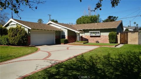 Photo of 16519 Minnehaha, Granada Hills, CA 91344 (MLS # SR26023960)