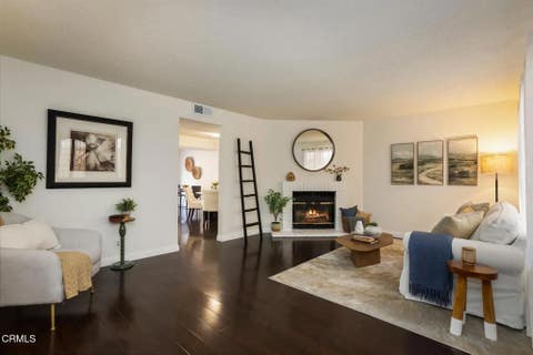 Photo of 416 Ivy Street #3, Glendale, CA 91204 (MLS # P1-27088)