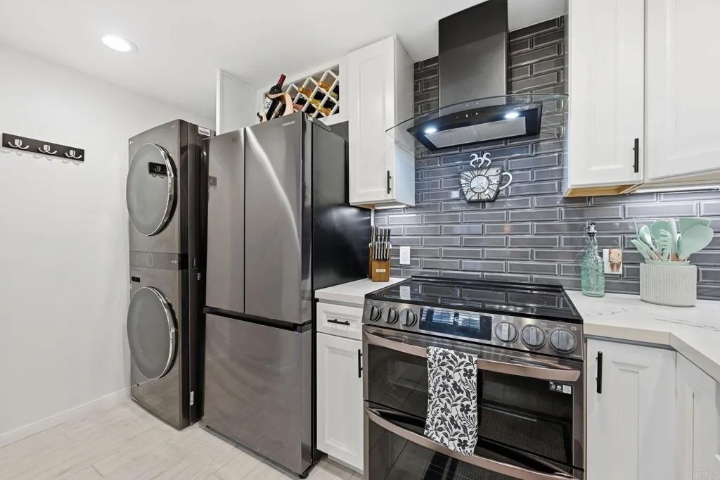 744 Eastshore Ter. #102