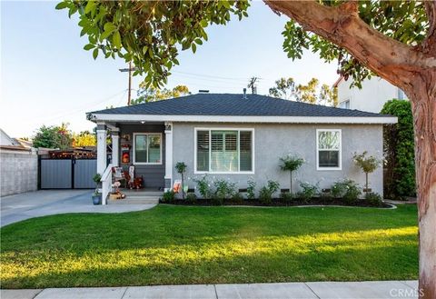 Photo of 5638 E Keynote Street, Long Beach, CA 90808 (MLS # SR25228531)