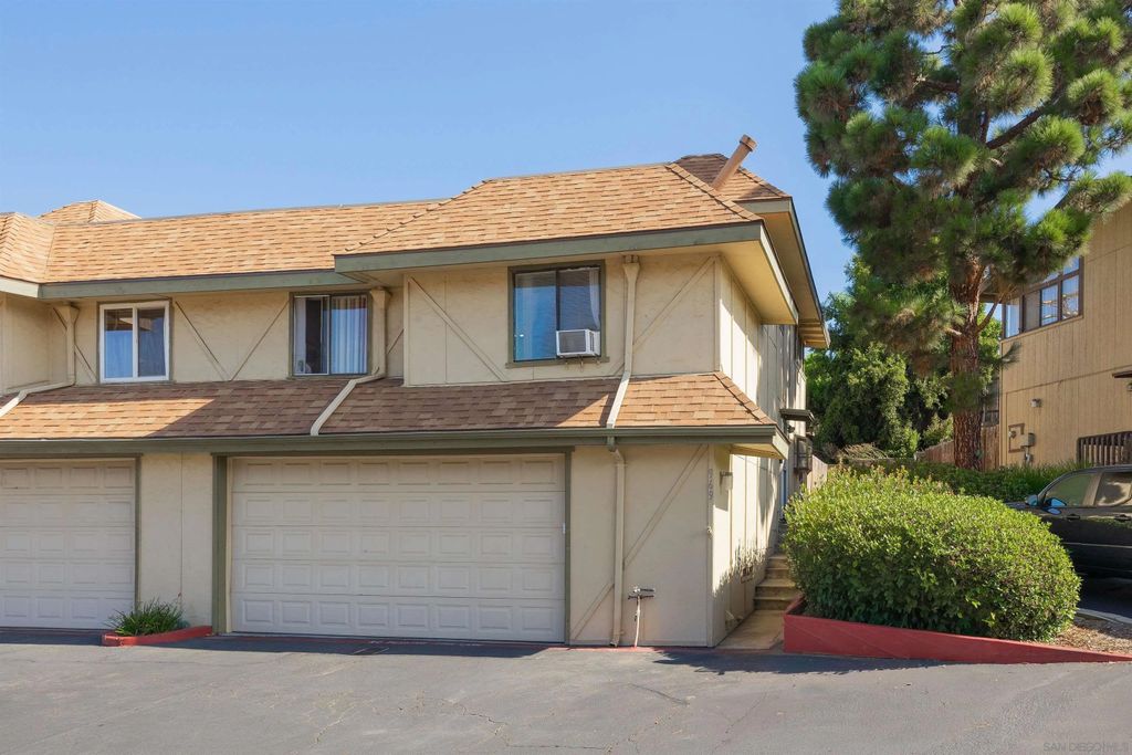Photo of 969 Marlin Dr, Vista, CA 92084 (MLS # 250039340)