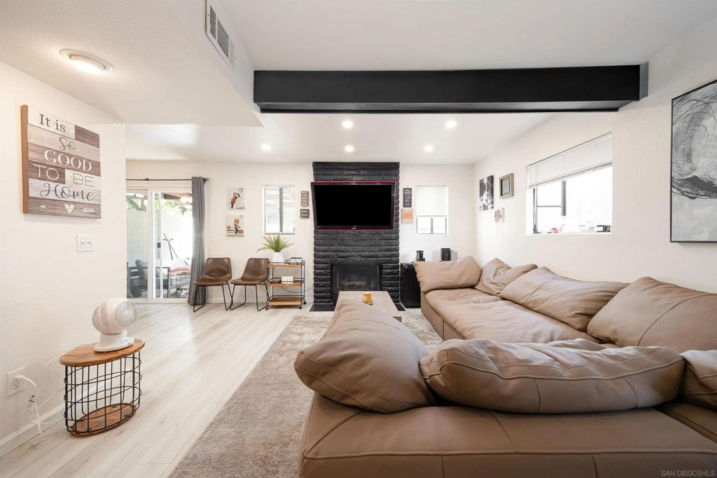 Photo of 969 Marlin Dr, Vista, CA 92084 (MLS # 250039340)