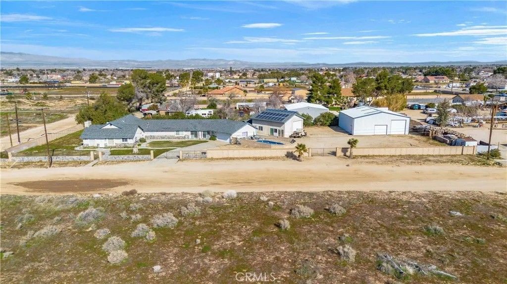 Photo of 2051 W Avenue L8, Lancaster, CA 93536 (MLS # SR26023159)