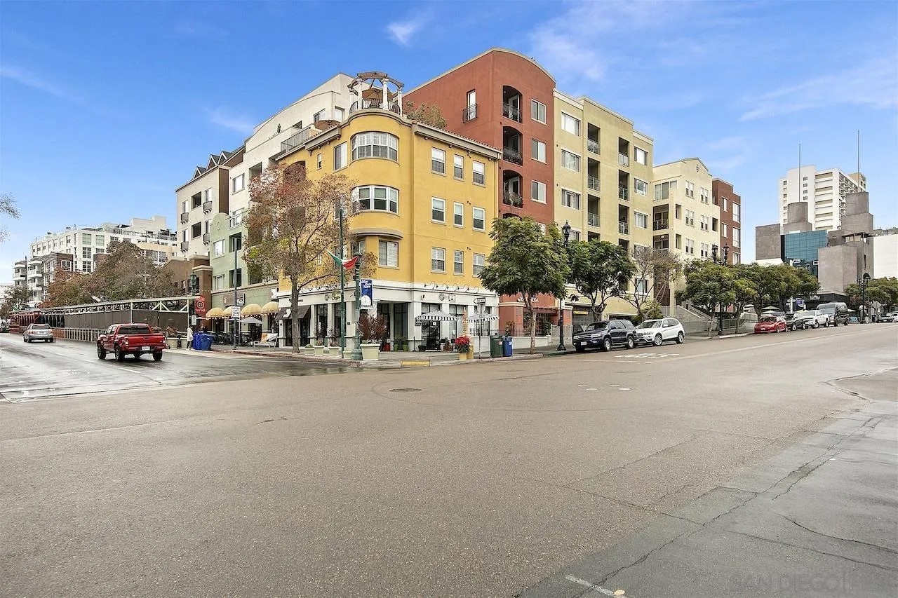 1601 India St 105