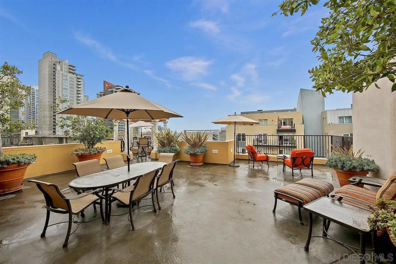 1601 India St 105