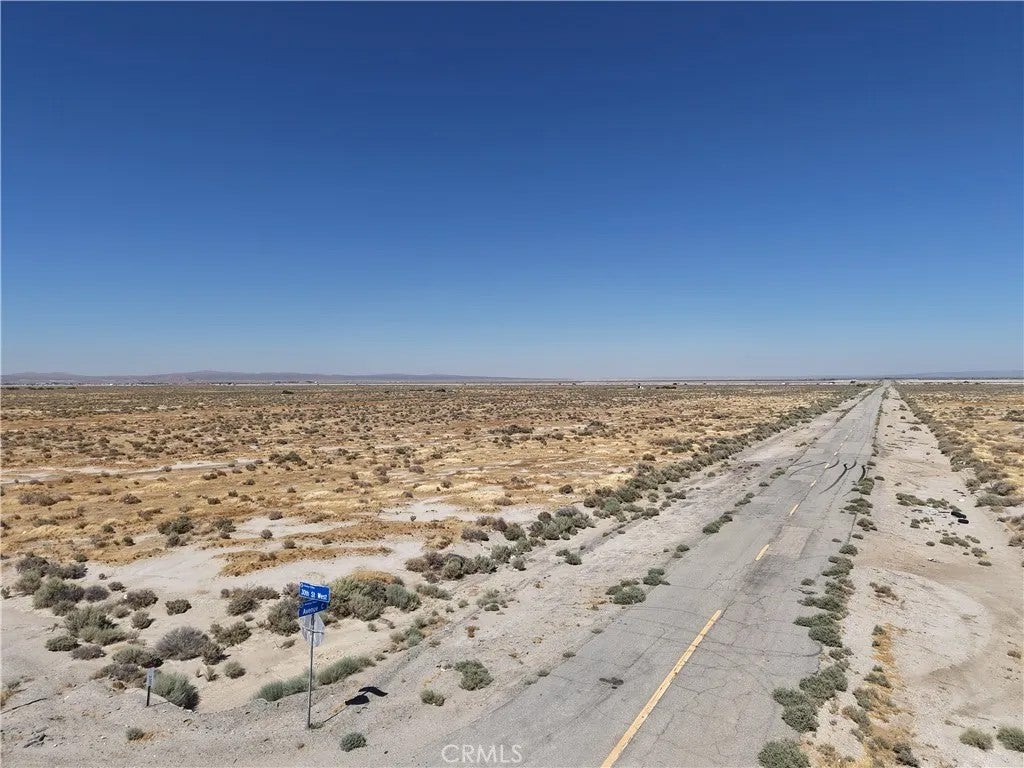 Photo of 1 Vic Ave B12 27 Stw, Lancaster, CA 93536 (MLS # DW26200338)