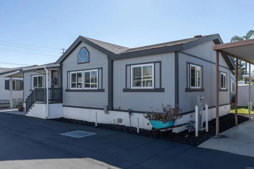 Photo of 211 N Citrus Ave #31, Escondido, CA 92027 (MLS # NDP2602685)