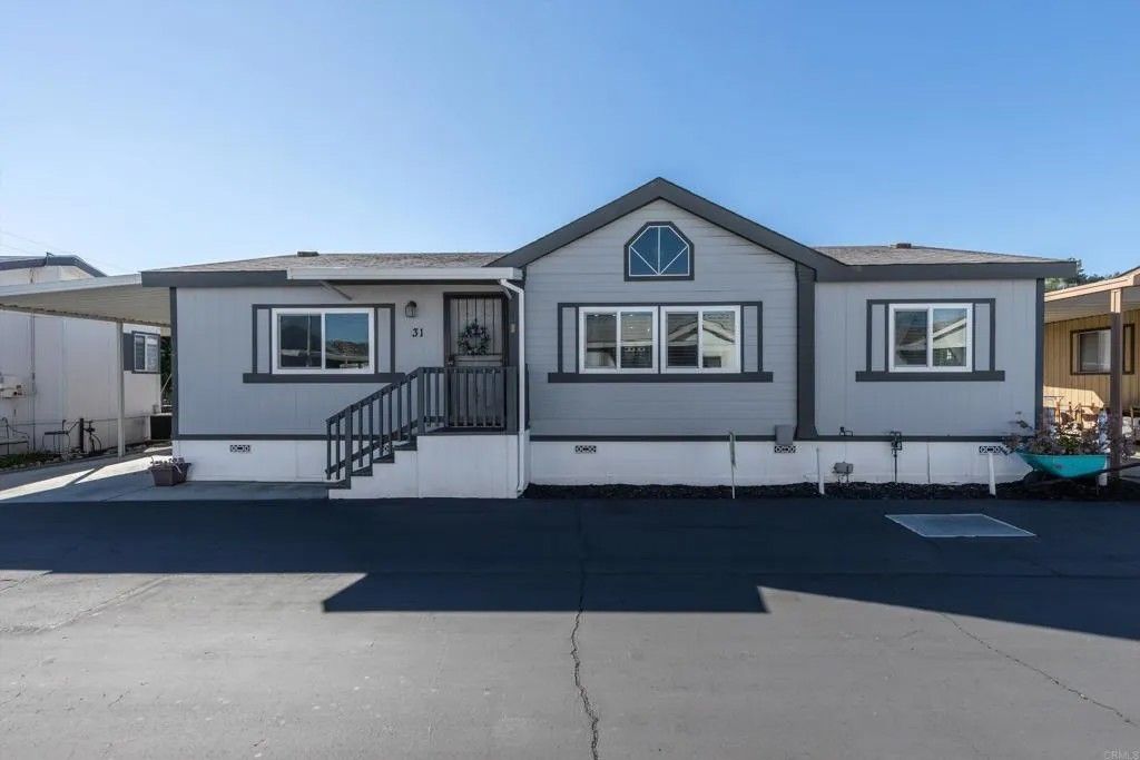 Photo of 211 N Citrus Ave #31, Escondido, CA 92027 (MLS # NDP2602685)