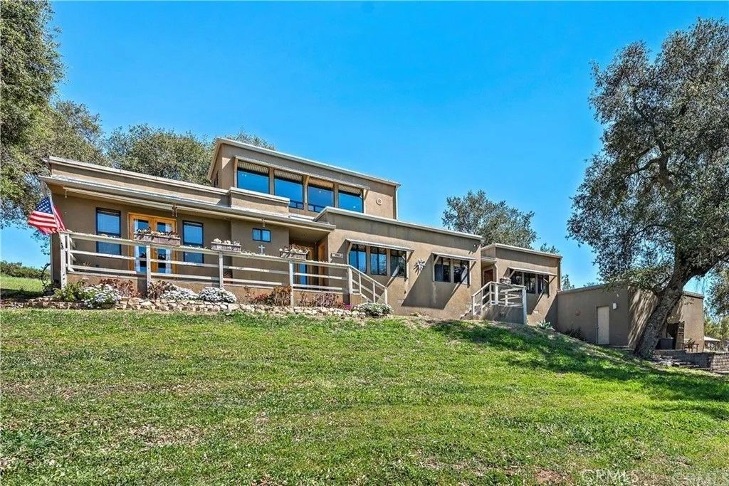 Photo of 10950 Fox Springs, Ortega Mountain, CA 92562 (MLS # OC26010983)