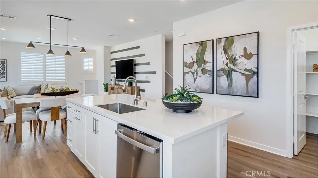 2601 E Lincoln Paseo