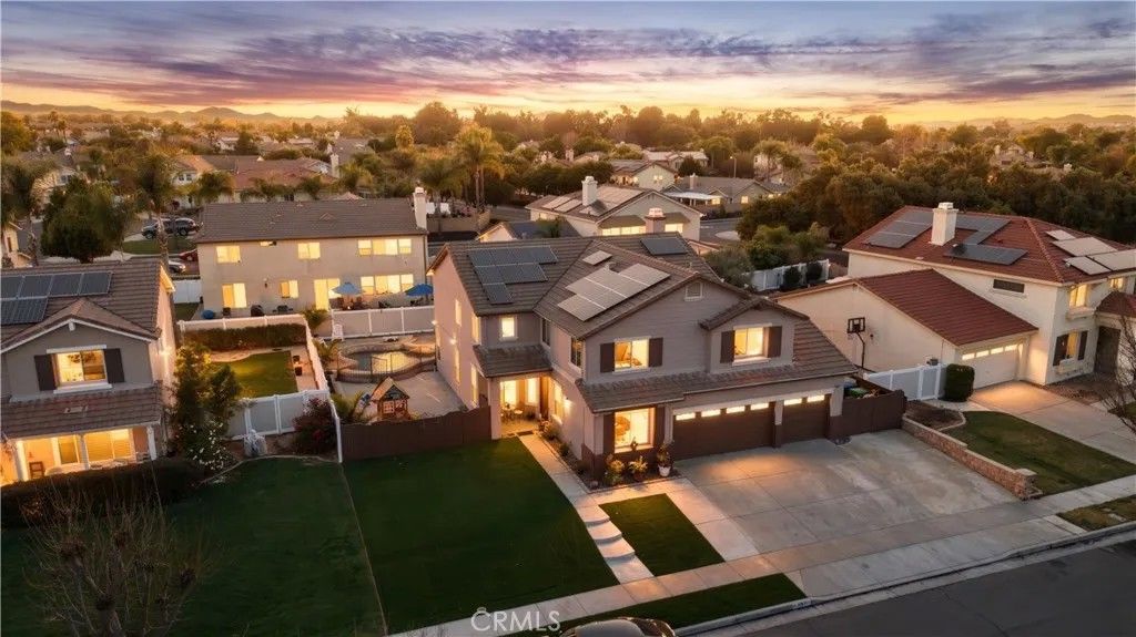 Photo of 33671 Marigold Ln, Murrieta, CA 92563 (MLS # SW26023137)