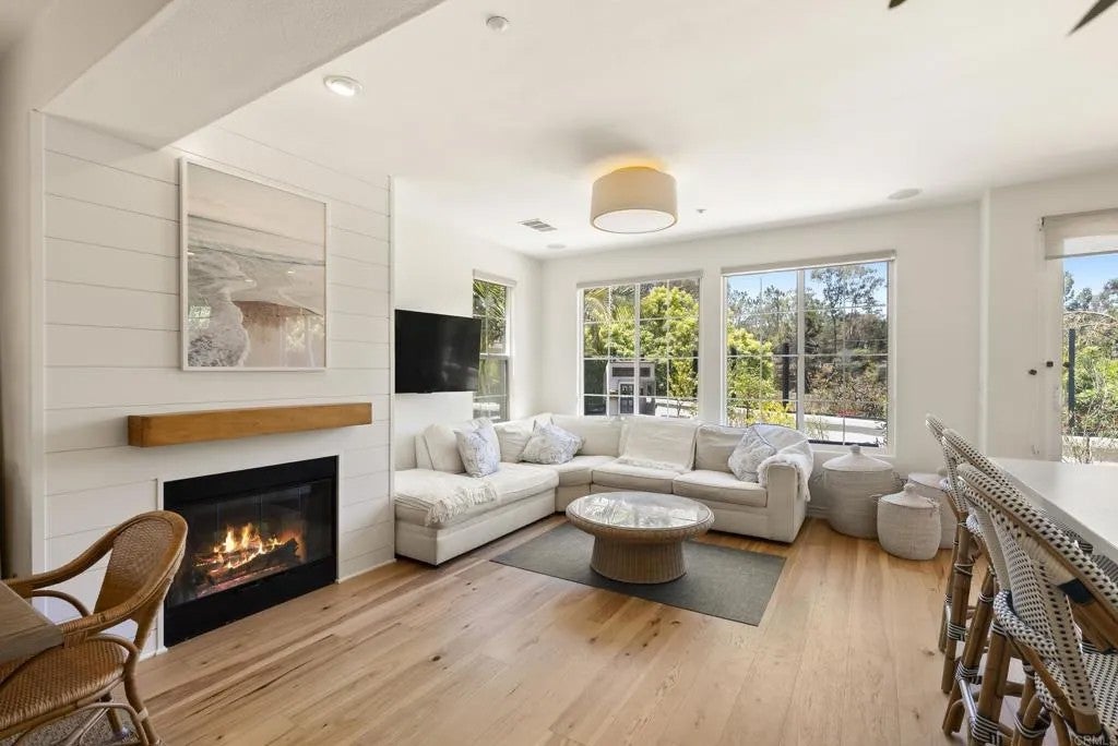 572 Beach St.